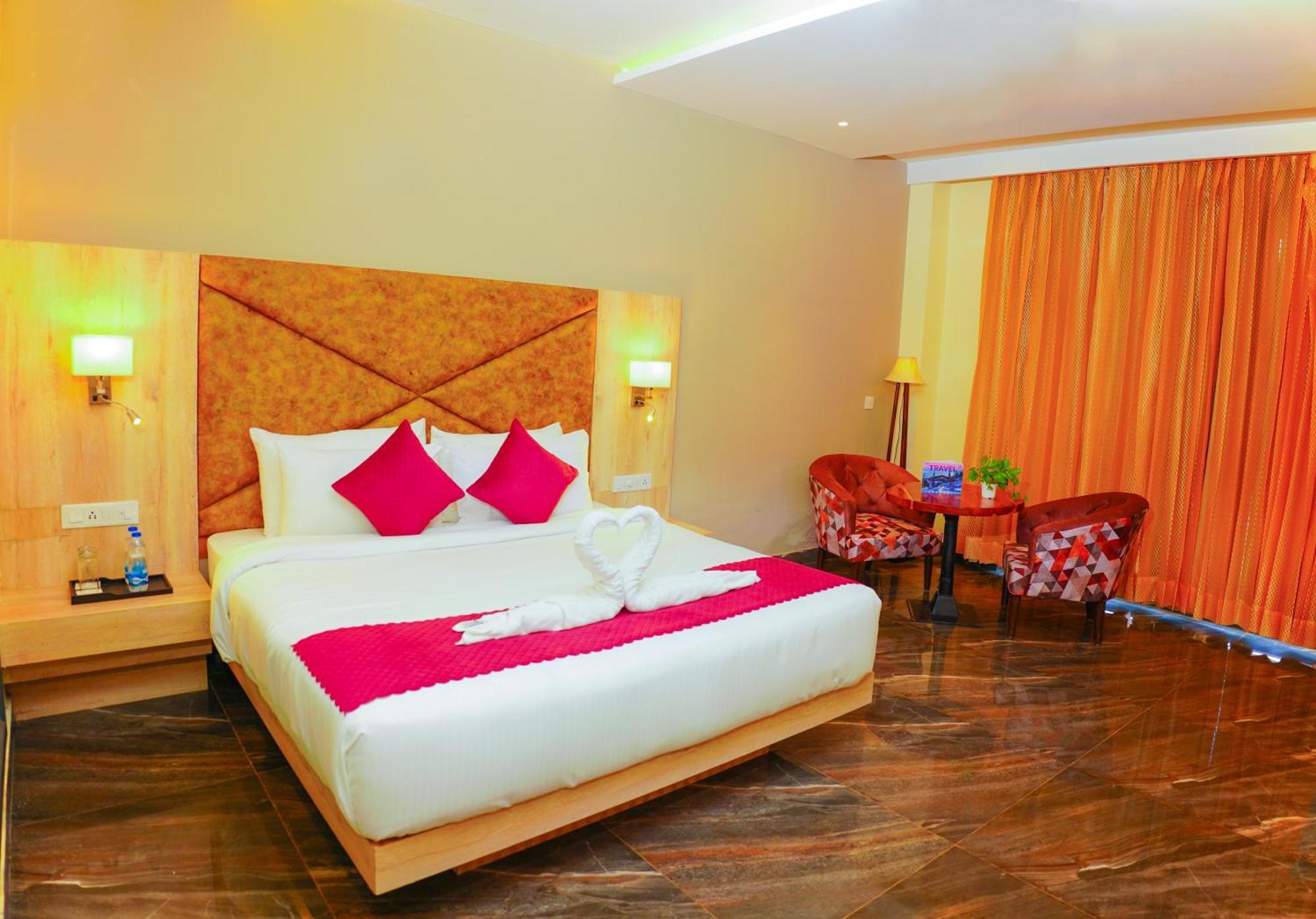 Aachman River And Valley View Resort Dharamshala - A Riverside Resort With Balcony View Kültér fotó