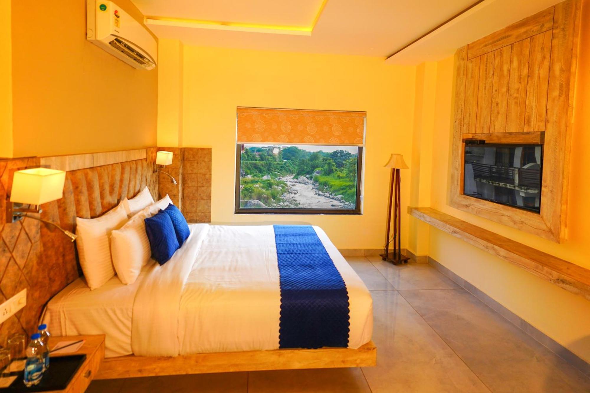 Aachman River And Valley View Resort Dharamshala - A Riverside Resort With Balcony View Kültér fotó